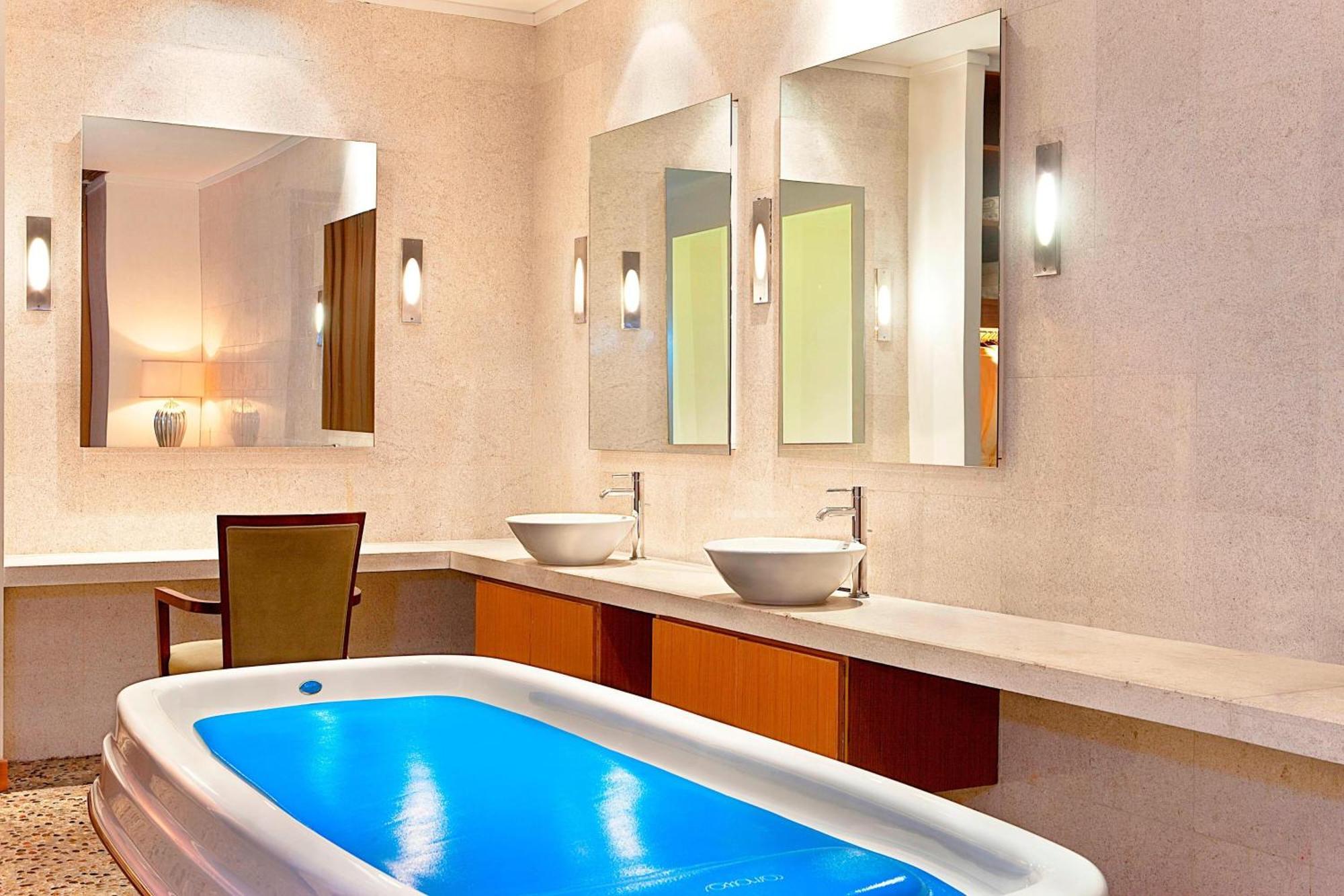 Sheraton Ningbo Hotel - Tianyi Square Buitenkant foto
