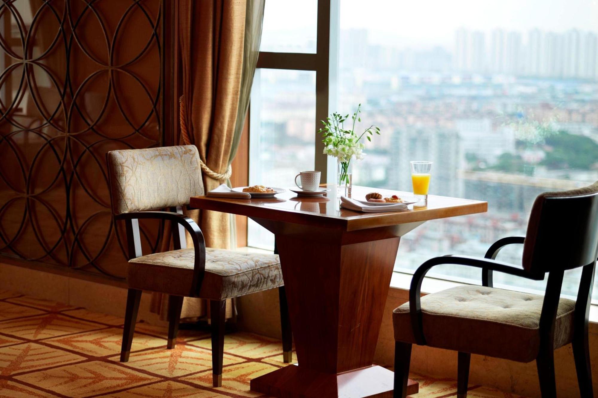 Sheraton Ningbo Hotel - Tianyi Square Buitenkant foto