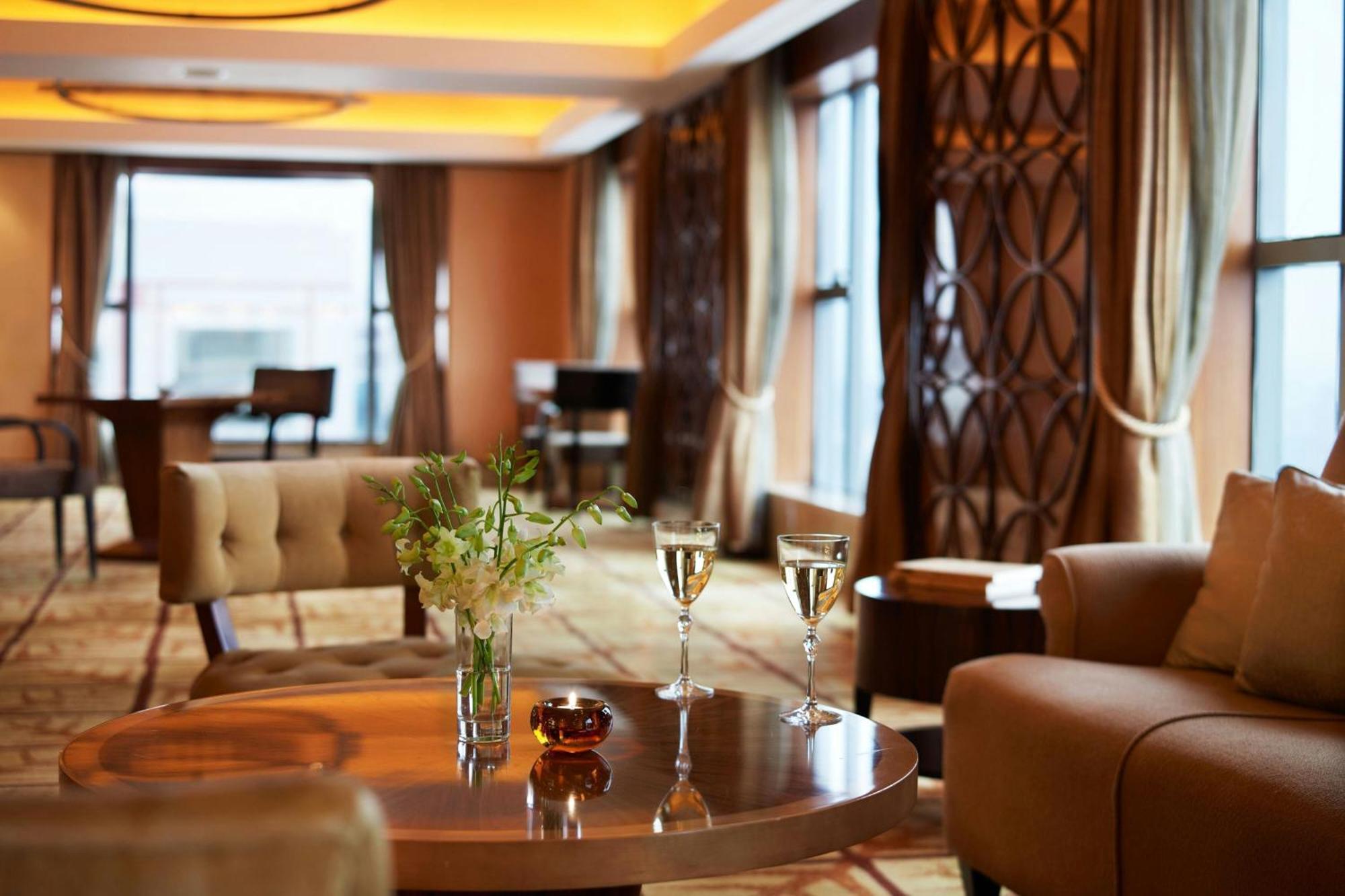 Sheraton Ningbo Hotel - Tianyi Square Buitenkant foto